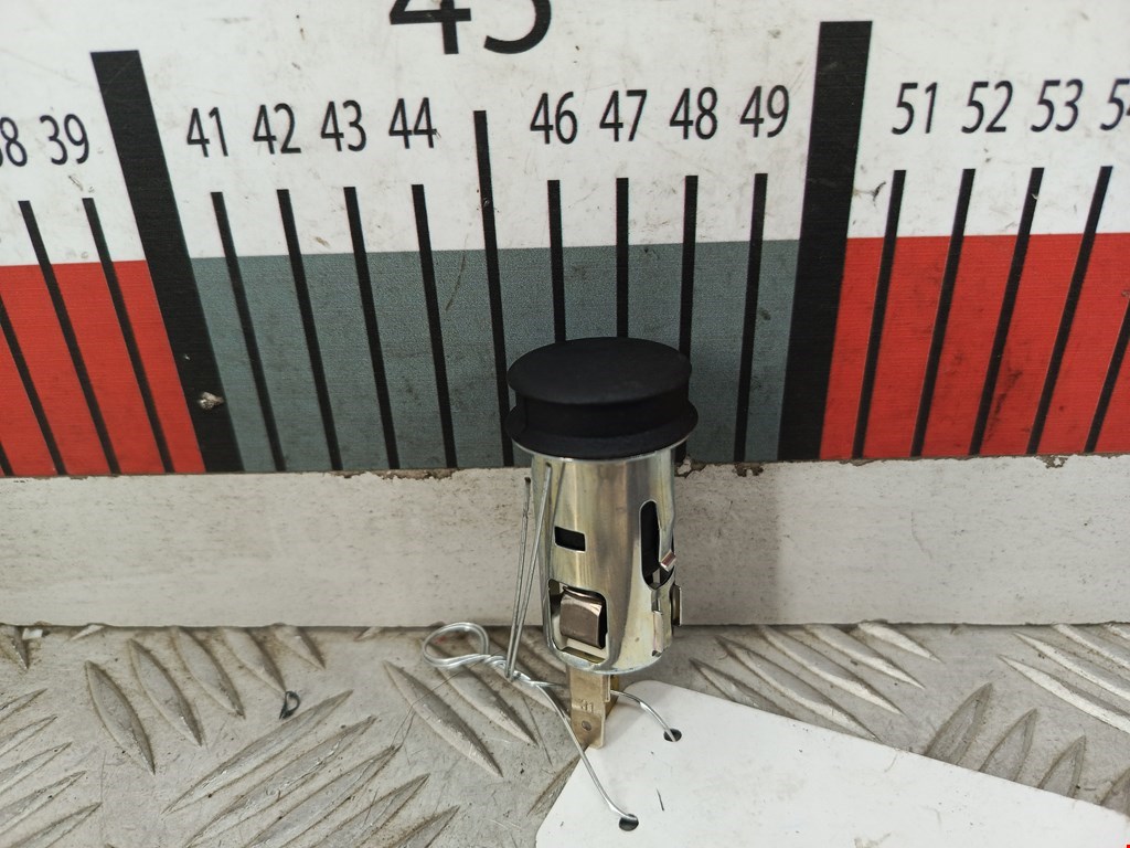 Гнездо (розетка) прикуривателя BMW 2-Series Active Tourer (F45) (2014-2018)