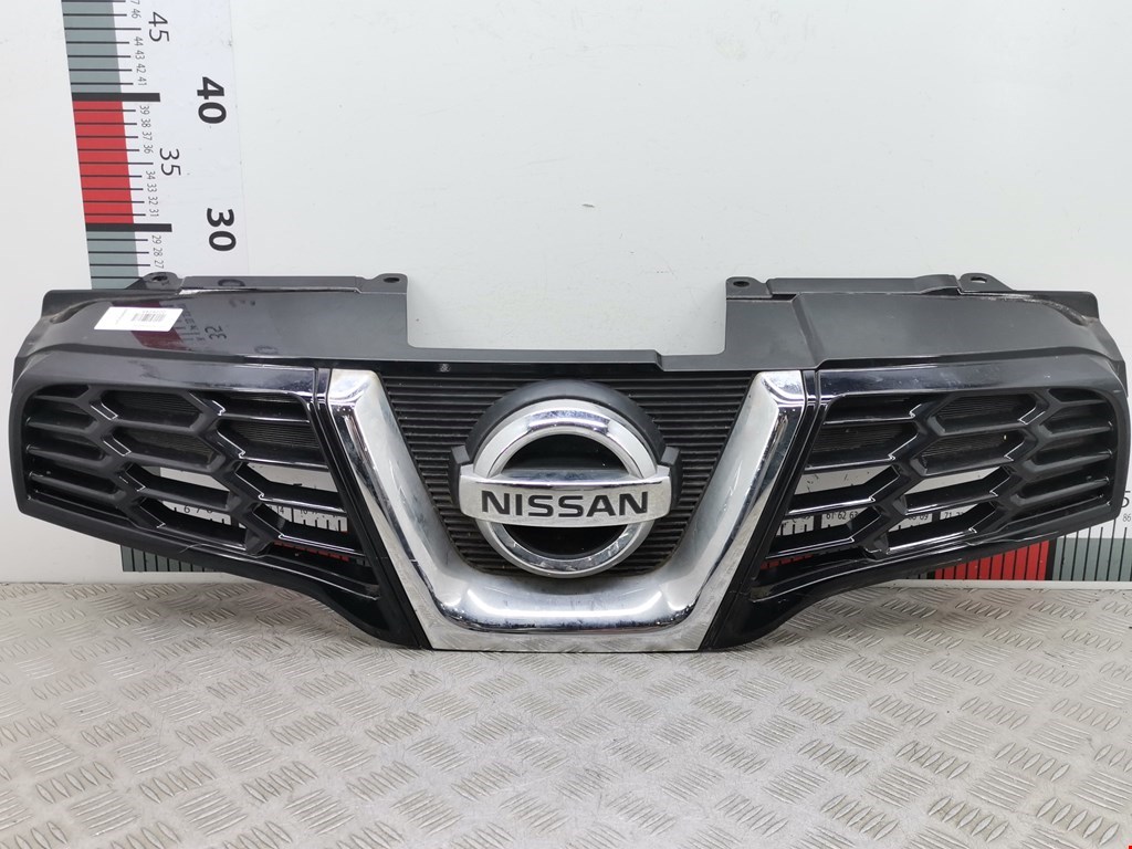Решетка радиатора NISSAN Qashqai J10 2006-2013