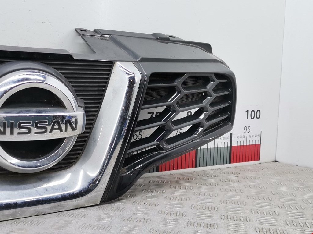 Решетка радиатора NISSAN Qashqai J10 2006-2013