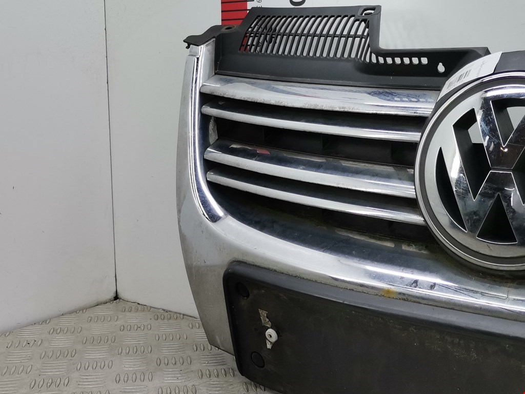 Решетка радиатора VOLKSWAGEN Jetta V 2005-2011