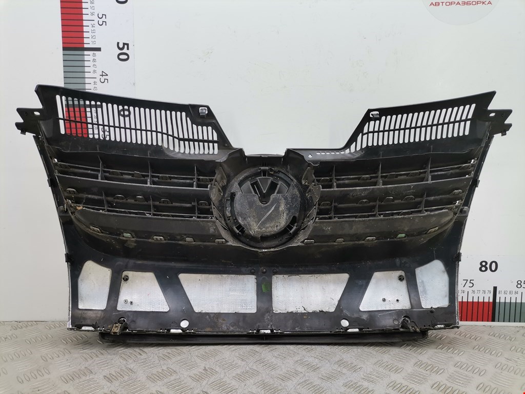 Решетка радиатора VOLKSWAGEN Jetta V 2005-2011