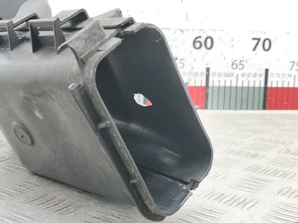 Воздуховод BMW 3er E90/E91 2005-2012