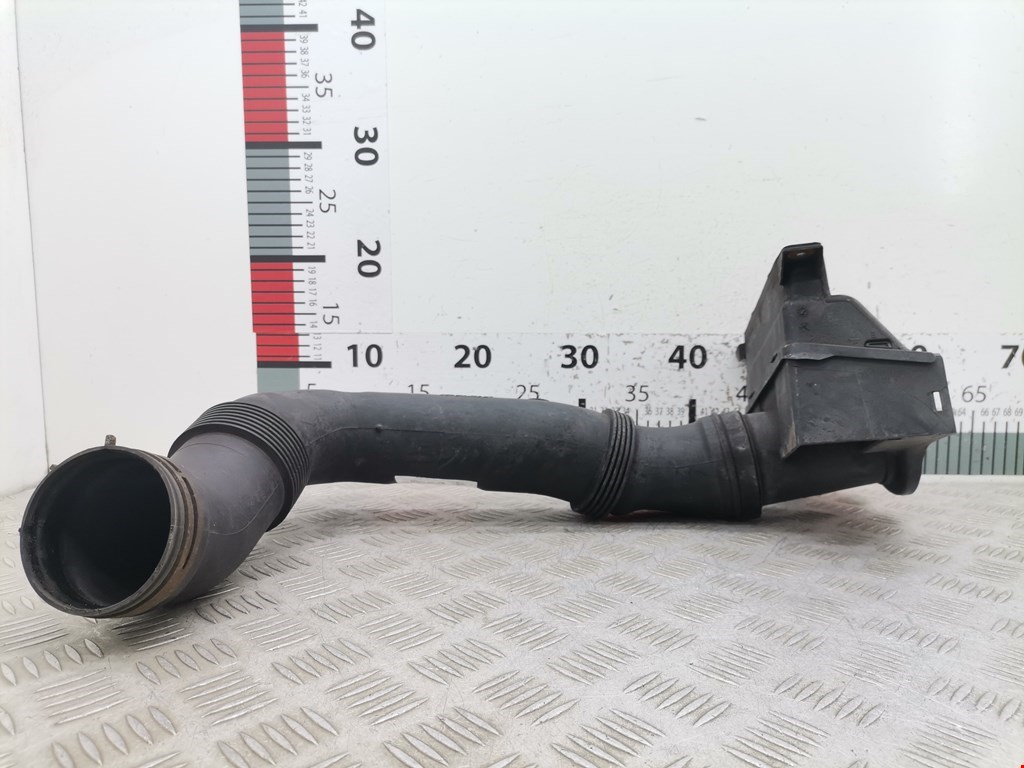 Патрубок воздушного фильтра VOLKSWAGEN Jetta V 2005-2011