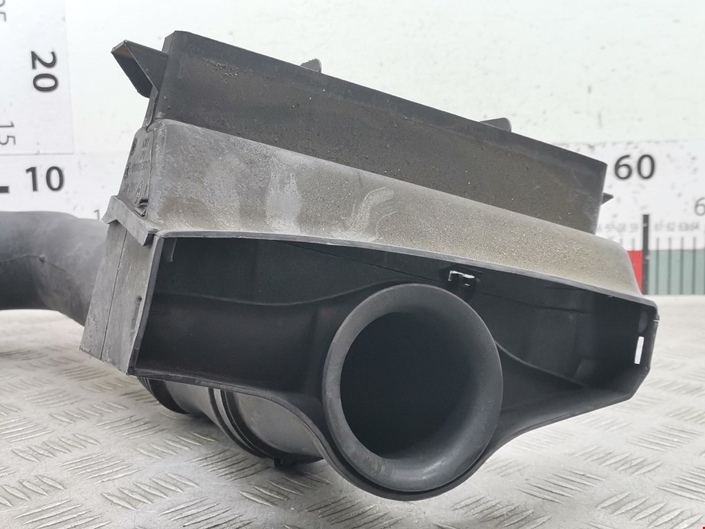 Патрубок воздушного фильтра VOLKSWAGEN Jetta V 2005-2011