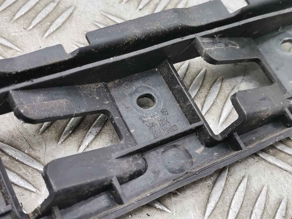 Кронштейн переднего бампера левый VOLKSWAGEN Jetta V 2005-2011