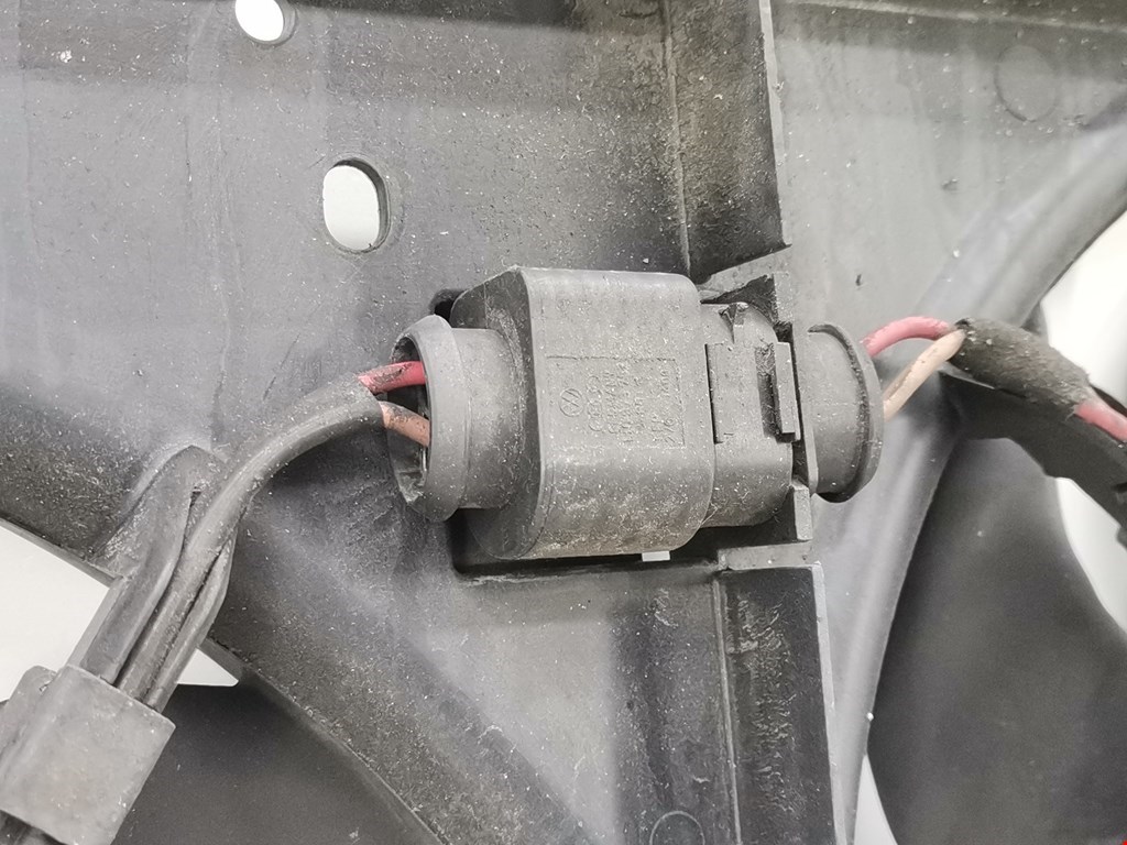 Вентилятор радиатора основного VOLKSWAGEN Tiguan 2007-2016