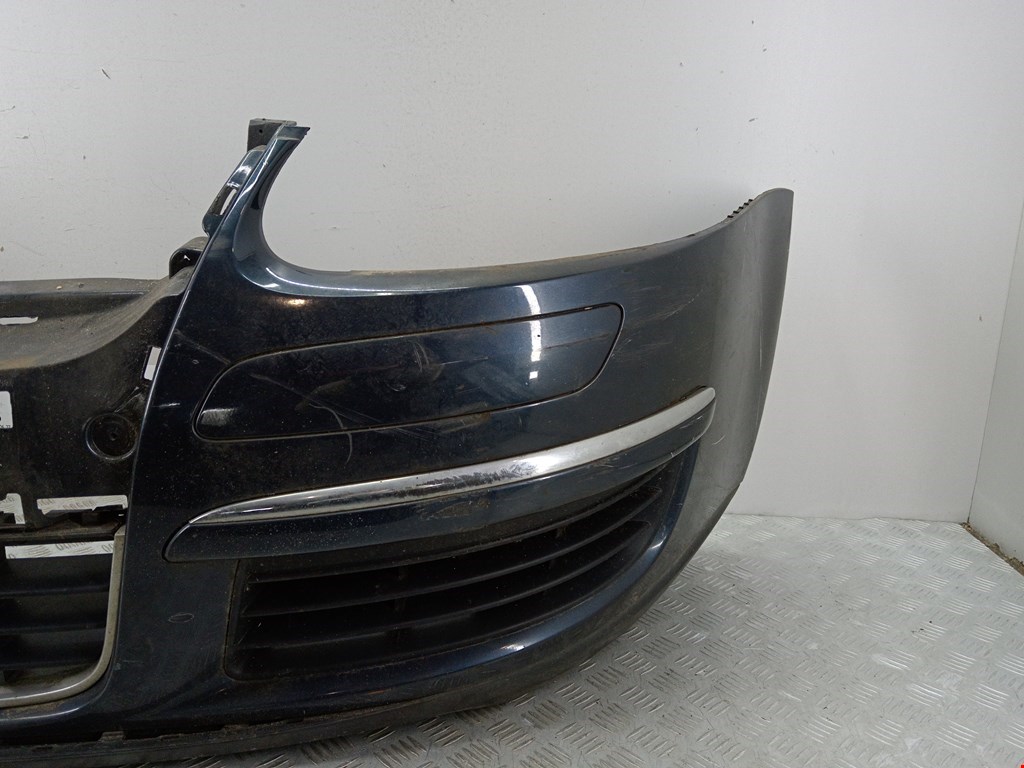 Бампер передний VOLKSWAGEN Jetta V 2005-2011
