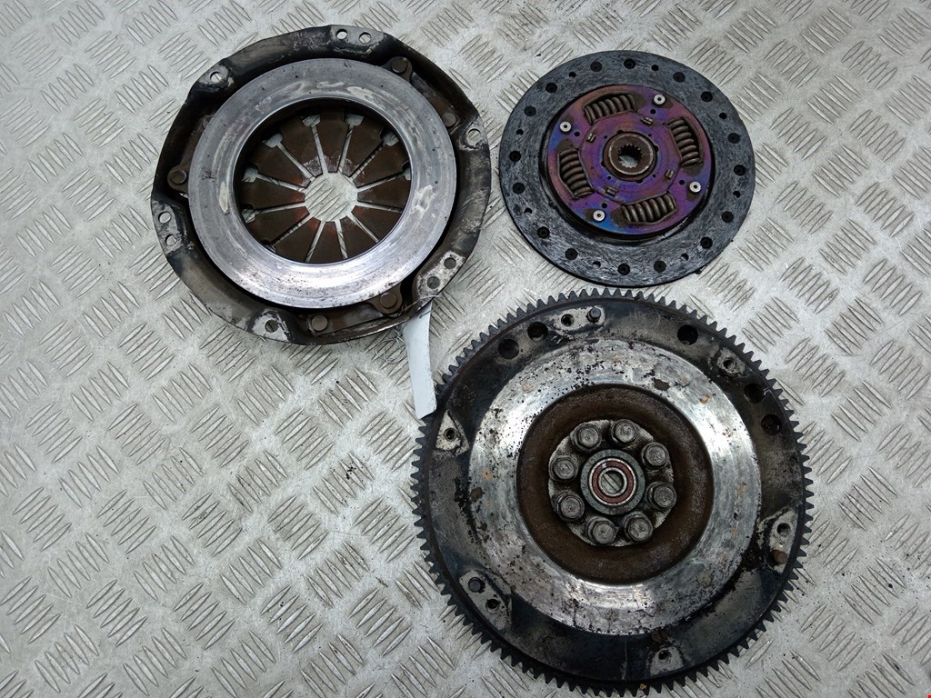 Маховик (демпфер сцепления) SUZUKI Swift 2004-2010