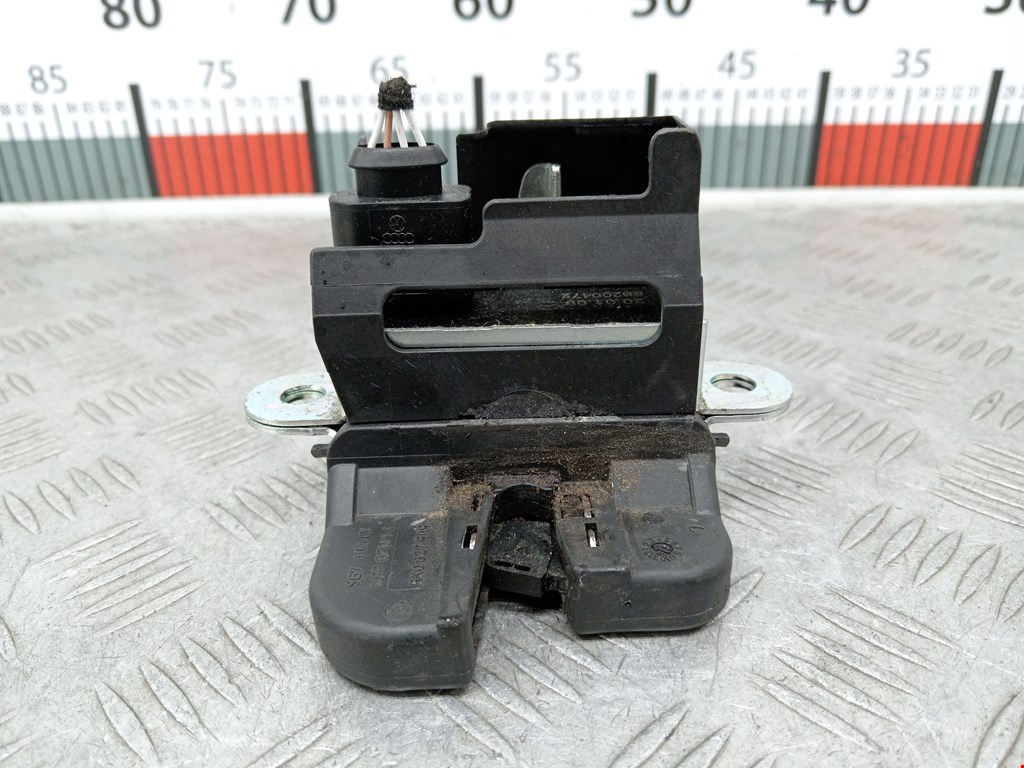 Замок багажника (крышки двери) VOLKSWAGEN Golf V 2003-2009