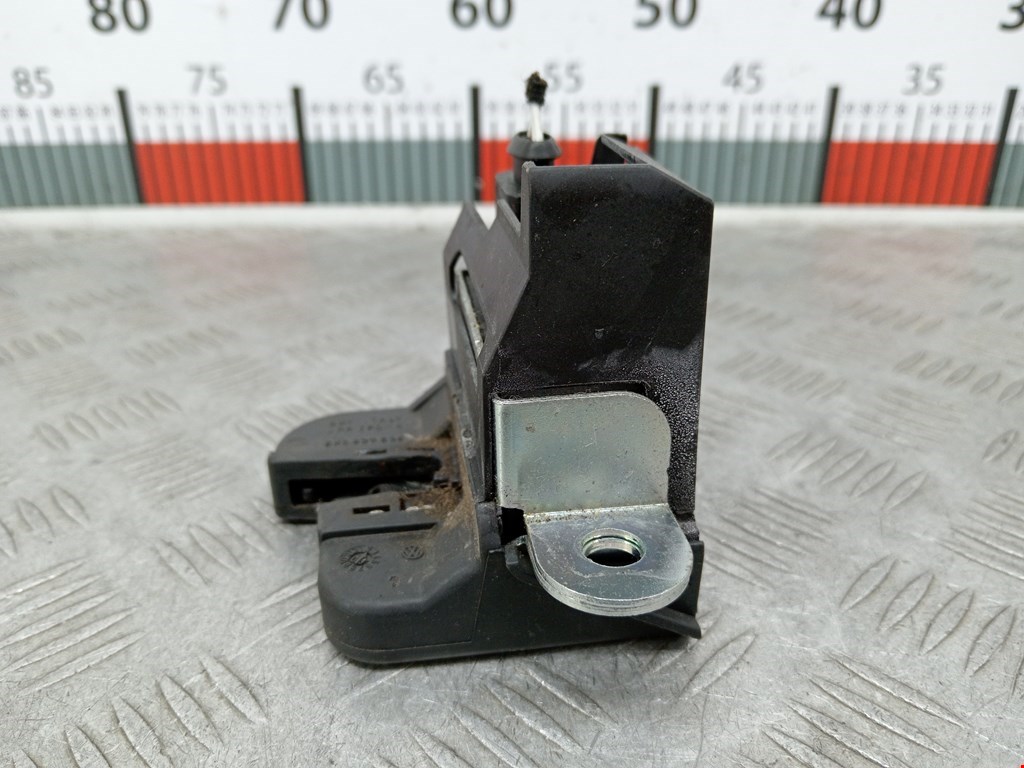 Замок багажника (крышки двери) VOLKSWAGEN Golf V 2003-2009