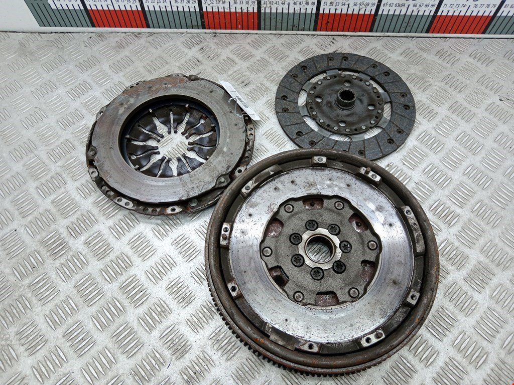 Маховик (демпфер сцепления) RENAULT Megane III 2009-2016