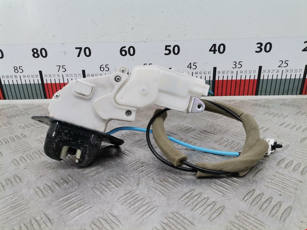 Замок багажника (крышки двери) NISSAN Note E12 2013-2020