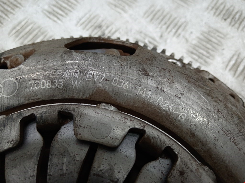 Маховик (демпфер сцепления) VOLKSWAGEN Jetta V 2005-2011