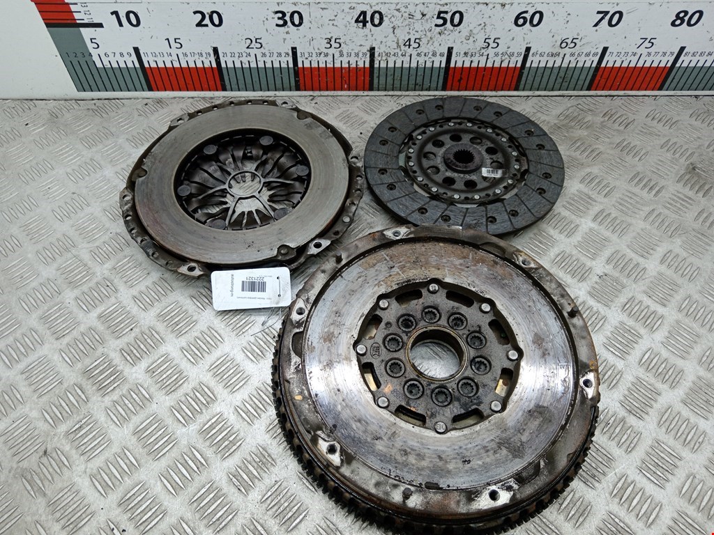 Маховик (демпфер сцепления) VOLVO V50 I 2004-2012