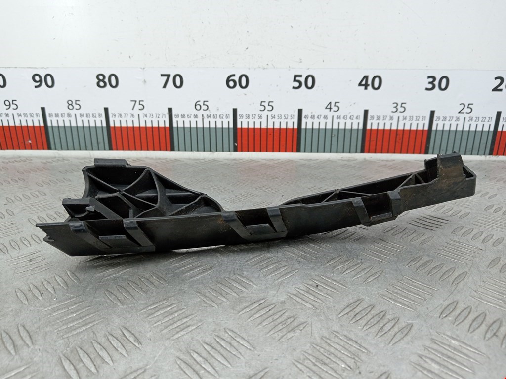 Кронштейн переднего бампера правый FORD Focus II 2005-2011