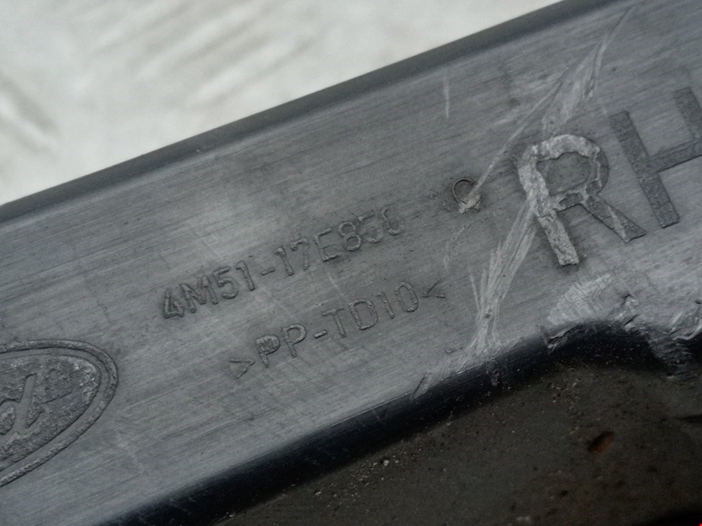 Кронштейн переднего бампера правый FORD Focus II 2005-2011