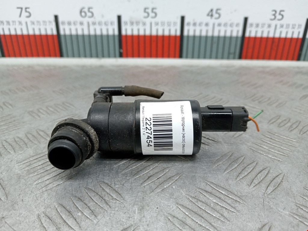 Насос (моторчик) омывателя Renault Megane 2 (2002-2009)