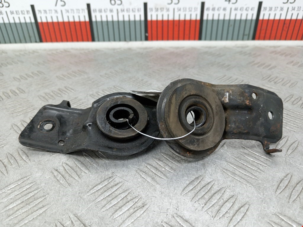 Кронштейн (крепление) радиатора NISSAN Primera P12 2002-2008