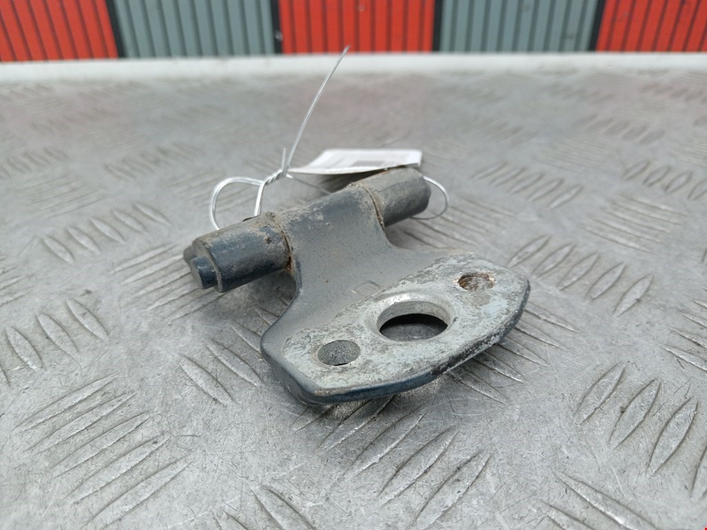 Петля двери передней левой Mercedes E-Class (W210) (1995-2003)