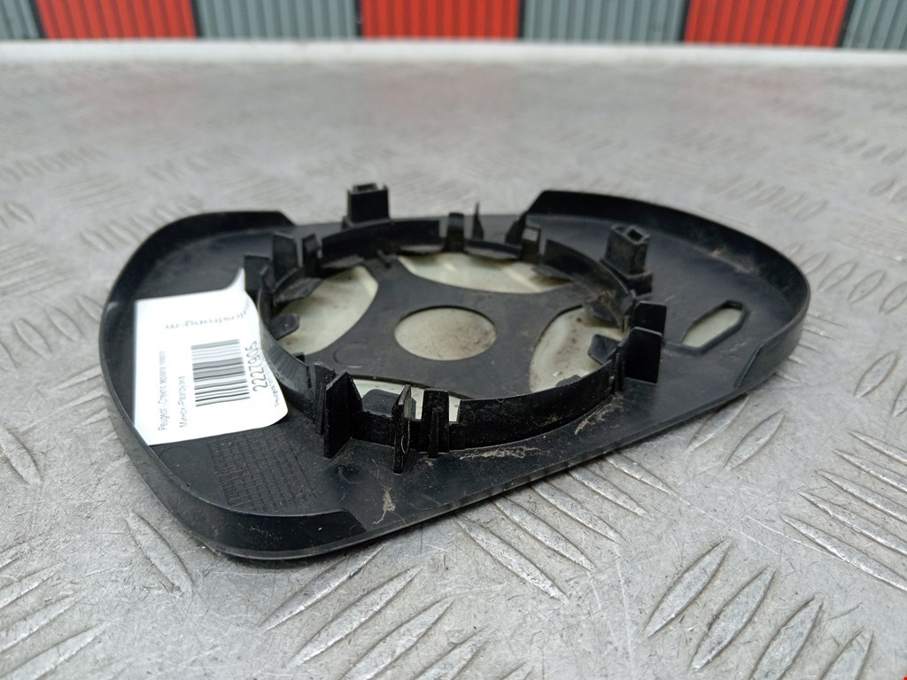 Зеркальный элемент (стекло зеркала) PEUGEOT 207 2006-2015