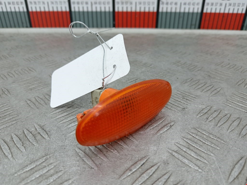 Повторитель на крыло FORD Mondeo II 1996-2000