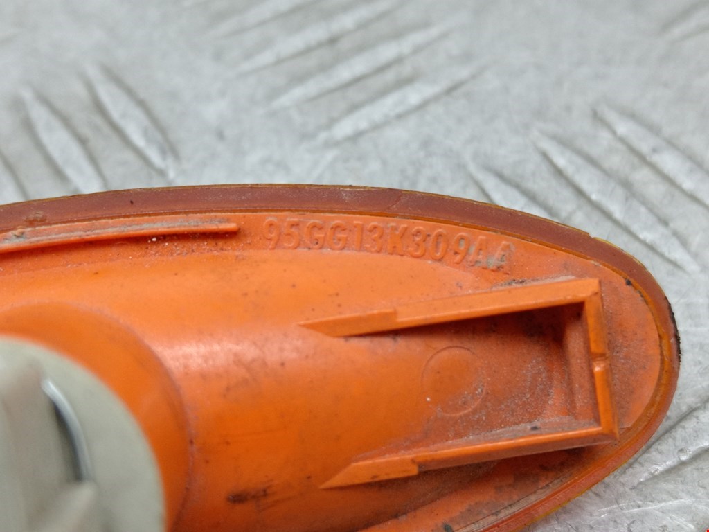 Повторитель на крыло FORD Mondeo II 1996-2000