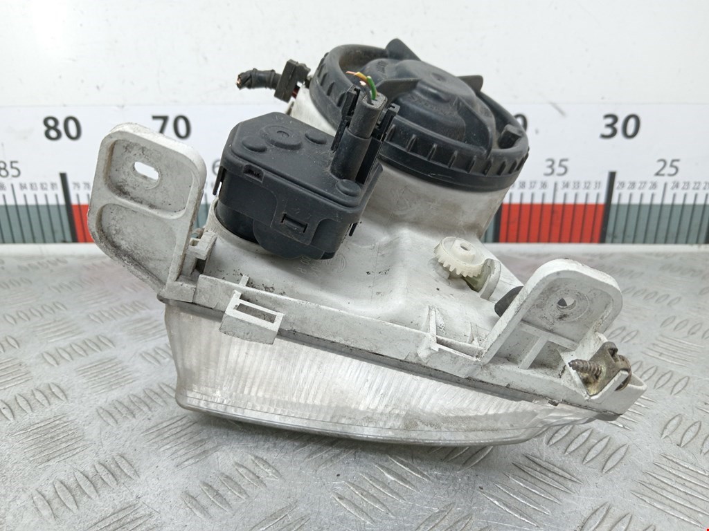 Фара правая MITSUBISHI Space Star 1999-2006