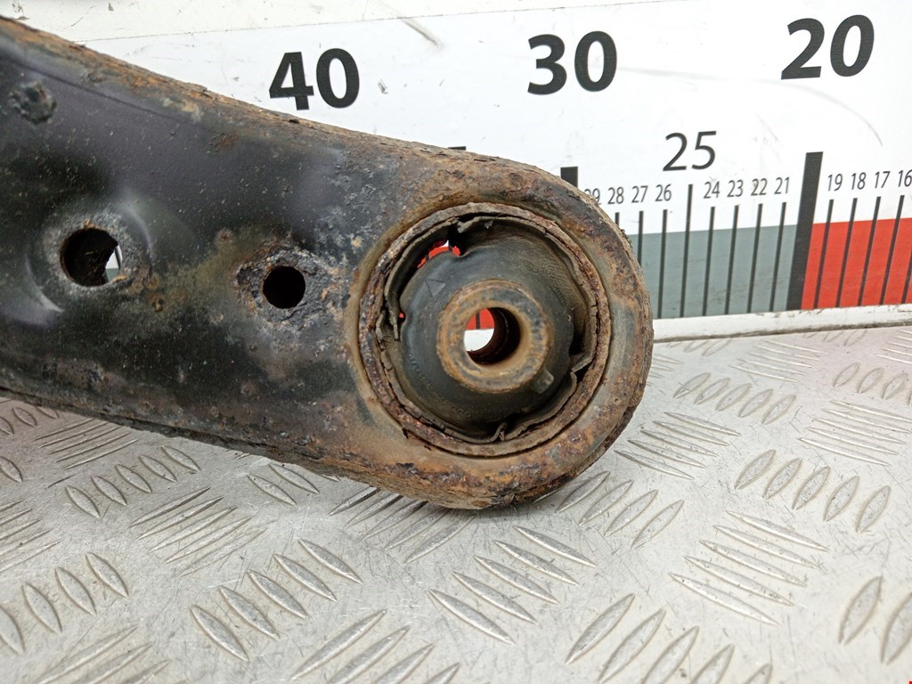 Рычаг передний левый TOYOTA RAV 4 XA30 2006-2012