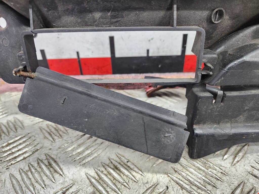 Вентилятор радиатора основного AUDI A4 B6 2001-2005