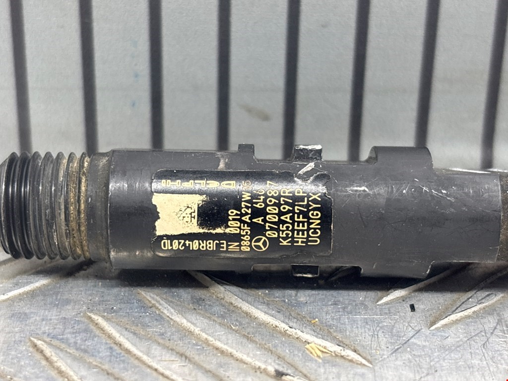 Форсунка дизельная электрическая MERCEDES-BENZ C-Class C-klasse W204 2007-2015