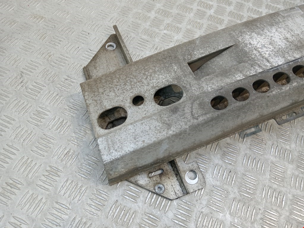 Усилитель переднего бампера (передний) MINI Hatch R50/R53 3-door 2001-2006