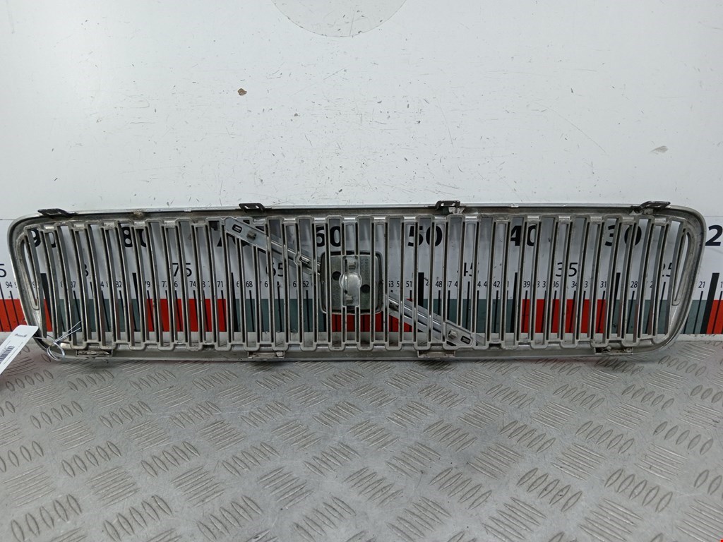Решетка радиатора VOLVO V50 I 2004-2012