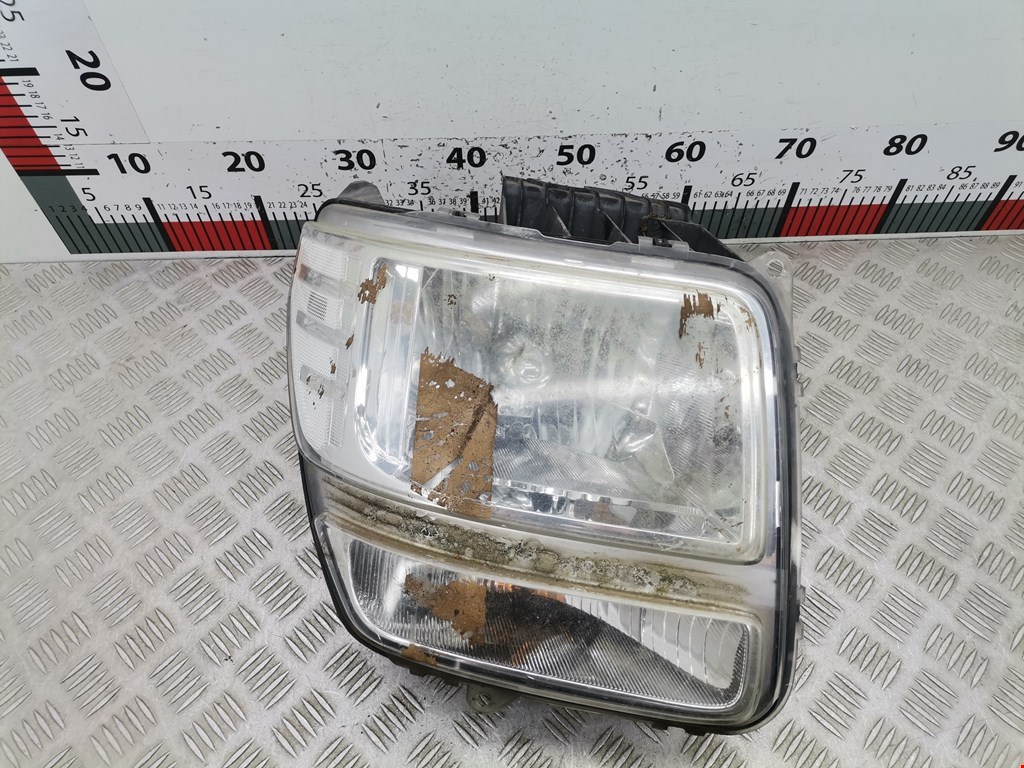 Фара правая DODGE Nitro 2006-2011