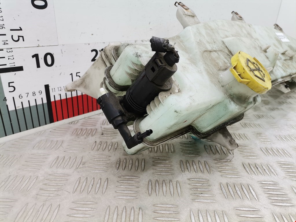 Бачок омывателя DODGE Nitro 2006-2011