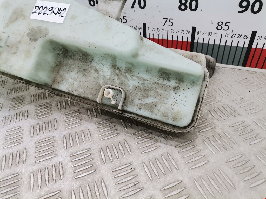 Бачок омывателя DODGE Nitro 2006-2011