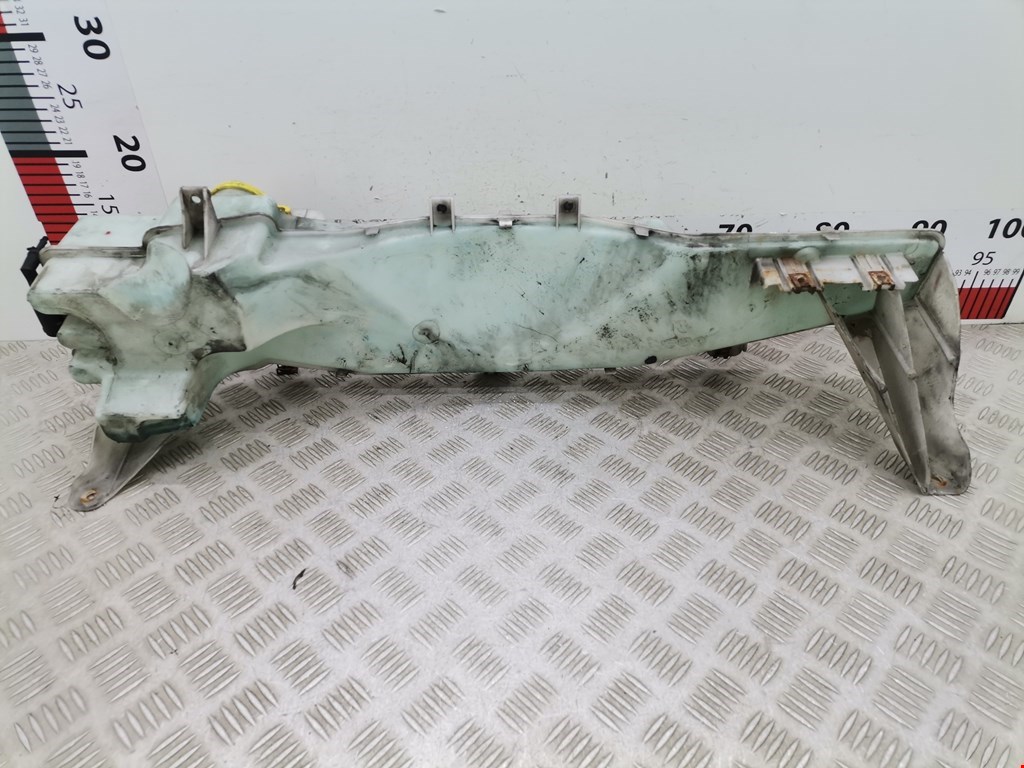 Бачок омывателя DODGE Nitro 2006-2011