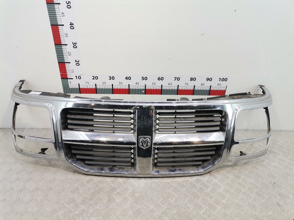 Решетка радиатора DODGE Nitro 2006-2011