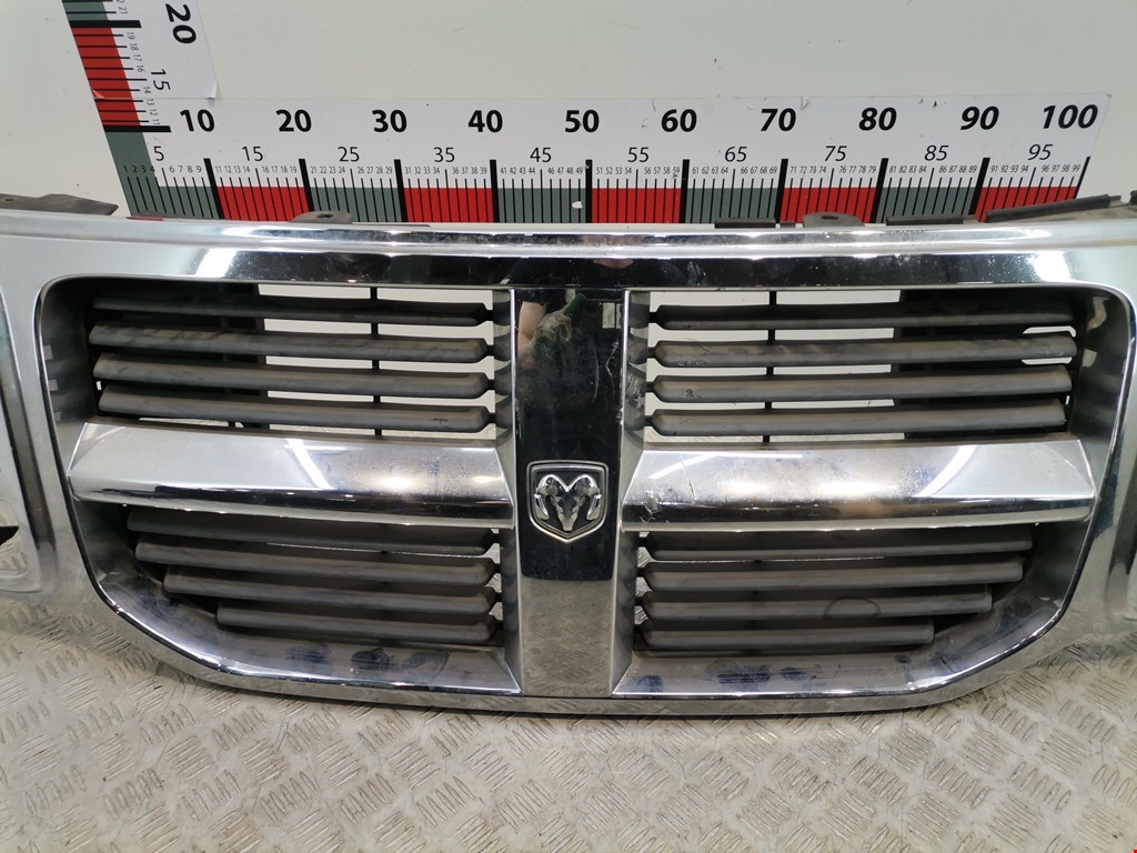 Решетка радиатора DODGE Nitro 2006-2011