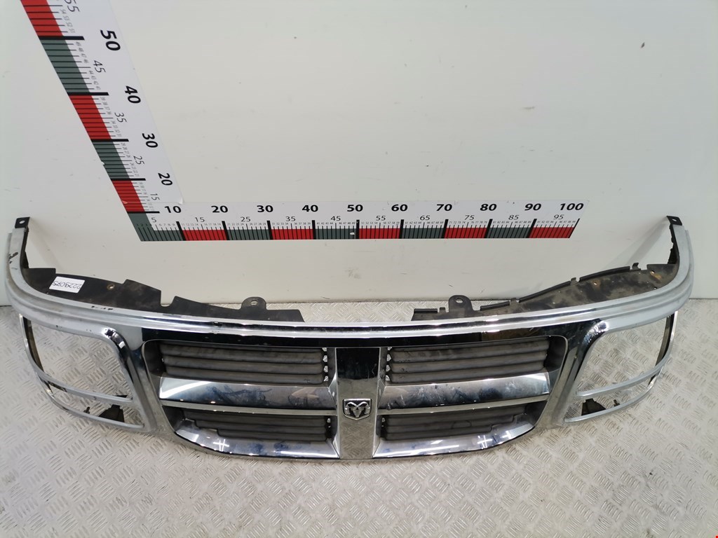 Решетка радиатора DODGE Nitro 2006-2011
