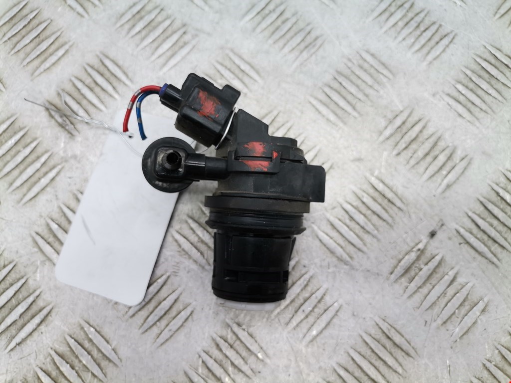 Насос (моторчик) омывателя Mazda CX-5 (KE) (2011-2017)