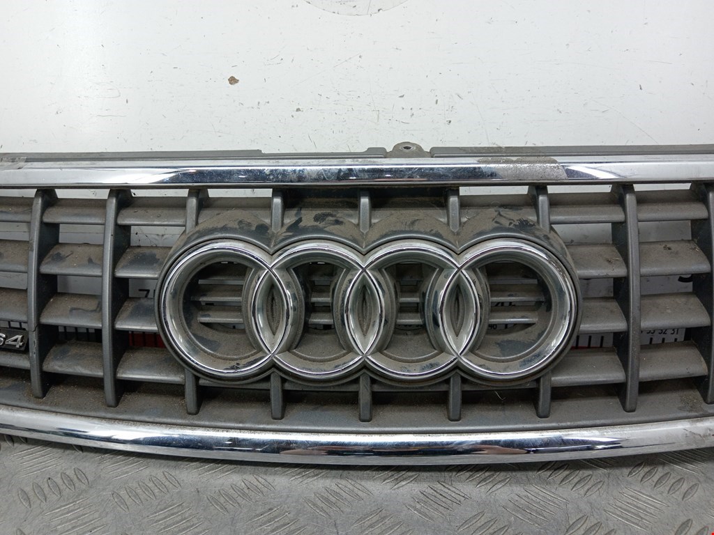 Решетка радиатора AUDI A4 B6 2001-2005