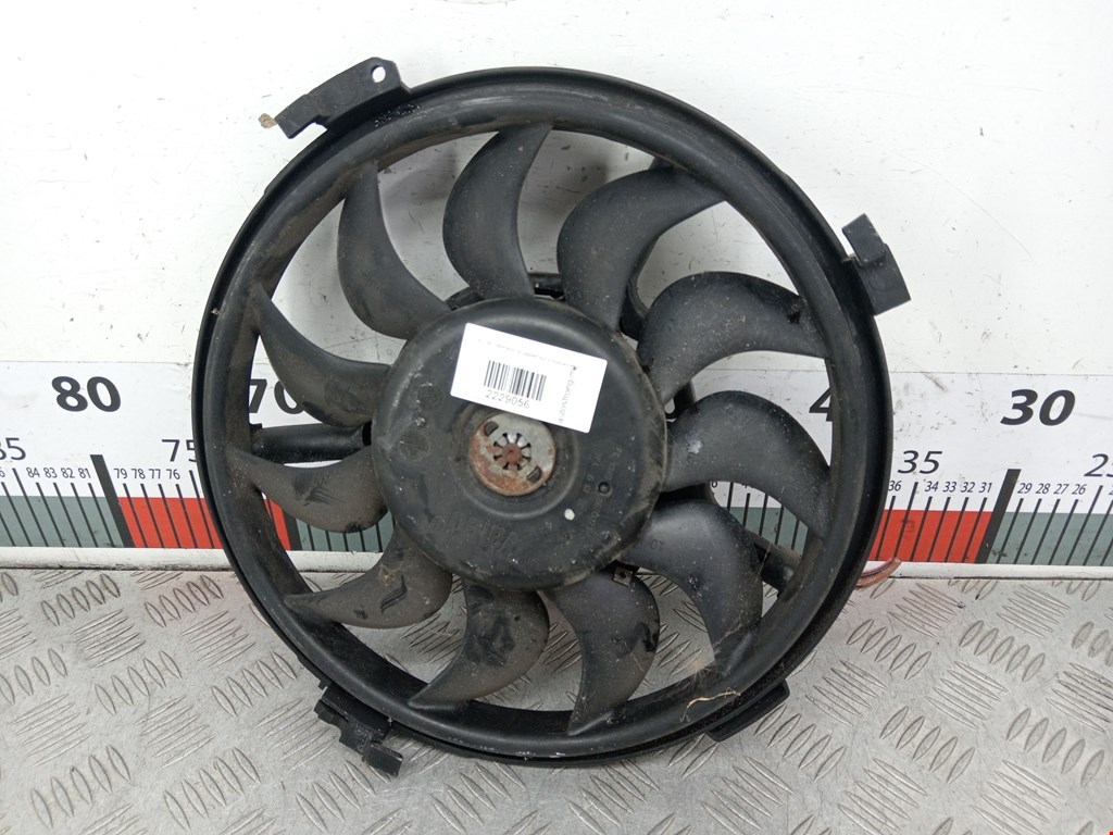 Вентилятор радиатора кондиционера AUDI A4 B6 2001-2005