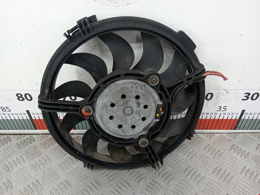 Вентилятор радиатора кондиционера AUDI A4 B6 2001-2005