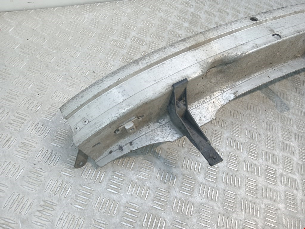 Усилитель переднего бампера (передний) AUDI A4 B6 2001-2005