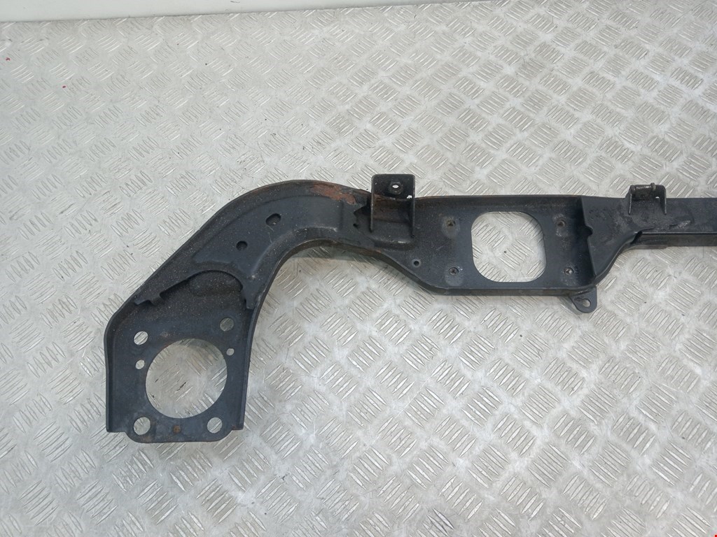 Усилитель переднего бампера (передний) AUDI A4 B6 2001-2005