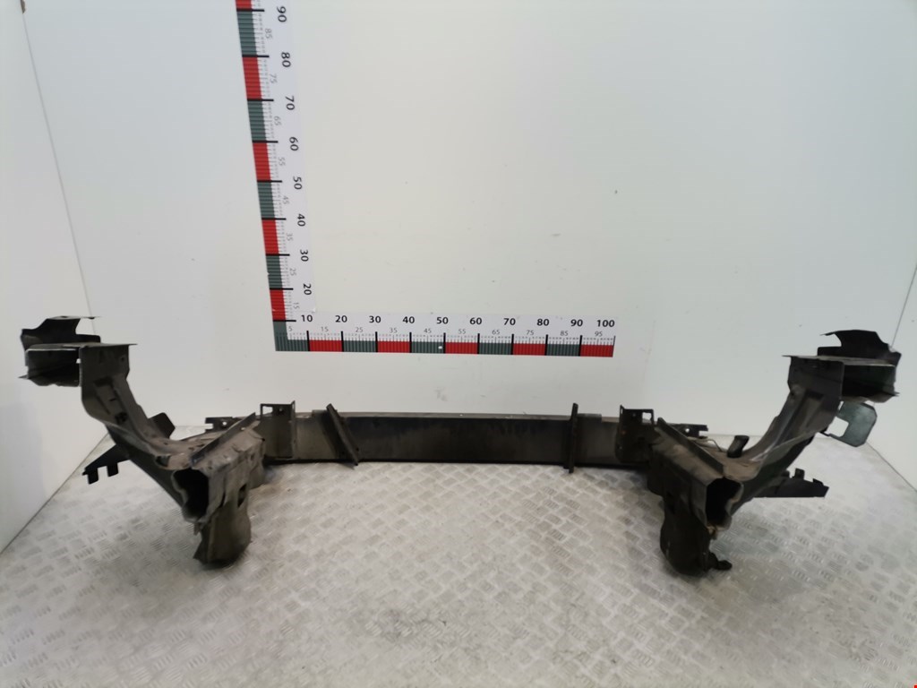 Усилитель переднего бампера (передний) VOLVO XC90 2002-2014