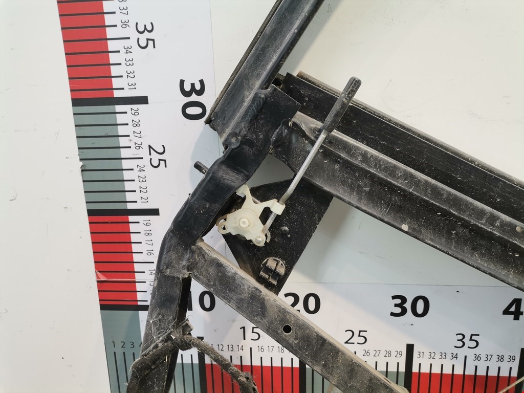 Стеклоподъемник задний правый AUDI A6 Allroad C5 2000-2006