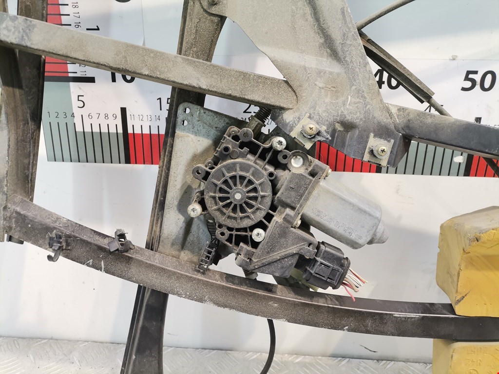 Стеклоподъемник передний правый AUDI A4 B5 1995-2001