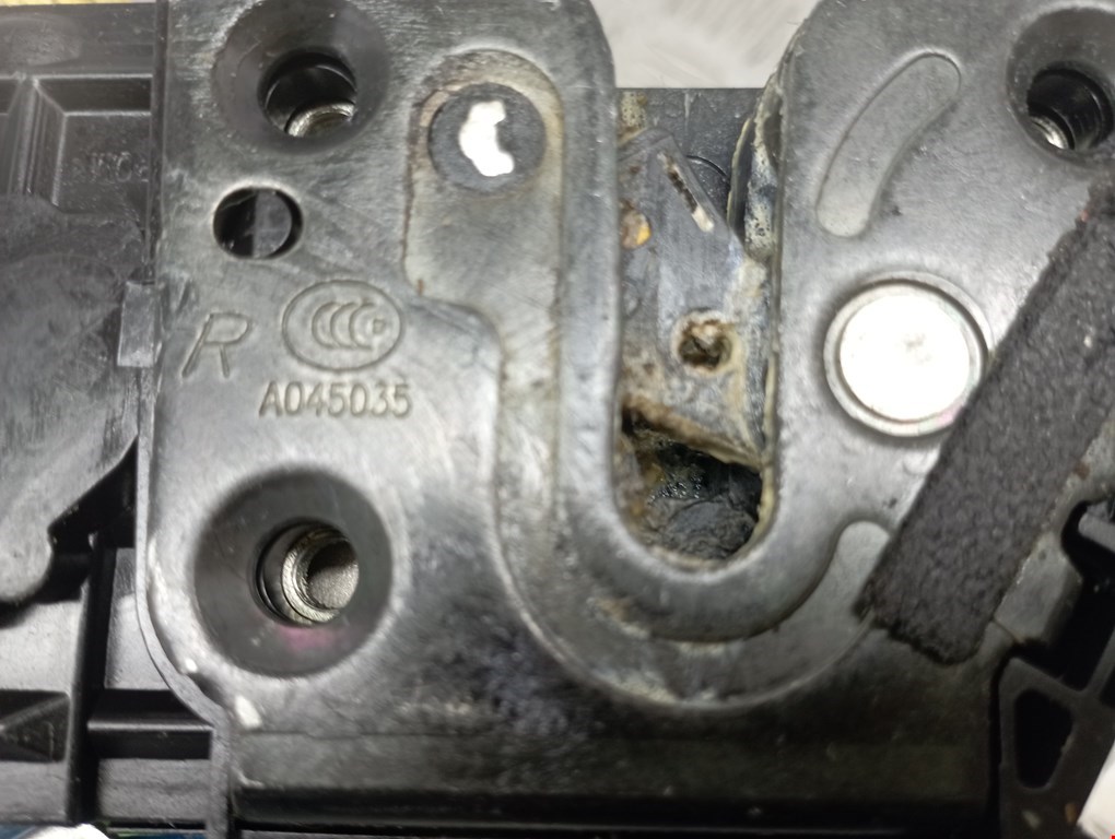 Замок двери задней правой HYUNDAI i20 l 2008-2014