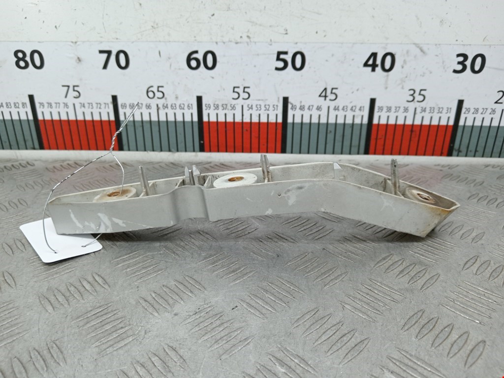 Кронштейн переднего бампера правый FORD Focus II 2005-2011